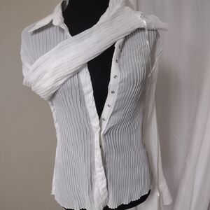 Elegant White Pleated Women's Top